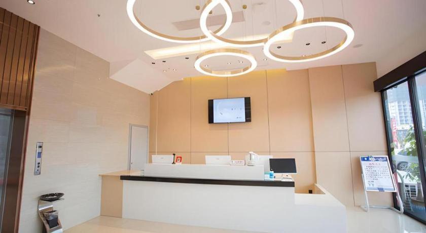 City Comfort Inn Luzhou Jiangyang District Wancheng International Exterior photo